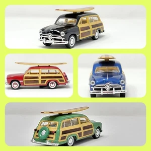 Kinsmart 1949 Ford Woody Wagen mit Holz Surfbrett 1:40 Druckguss Auto - Bild 1 von 9