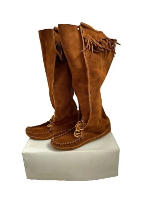Bota feminina vintage Minnetonka frente renda joelho alto tamanho 8 nova na caixa nos anos 80 fabricada nos EUA - Imagem 1 de 4