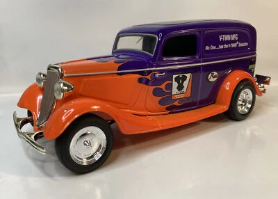 Liberty Classics Limited Edition  1934 Ford Sedan Street Rod 1:25 Diecast - Image 1 of 4