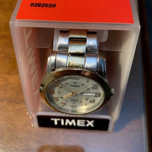 Timex New Old Stock  Men's Indigo WR 30M With Date In Box - Picture 1 of 7