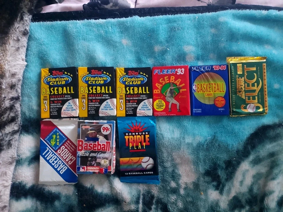 1993 Assorted Unopened Baseball/Basketball packs - Image 1 of 2