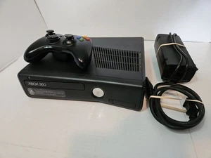 Microsoft Xbox 360 Slim 250GB Model #1439 Console System Bundle Tested Read - Bild 1 von 19