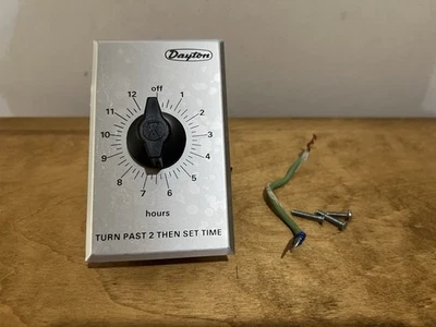 Temporizador mecánico Dayton Spring Wound 12 horas # 2E052C 10 amperios 250/277 V automático Foto 1 de 4