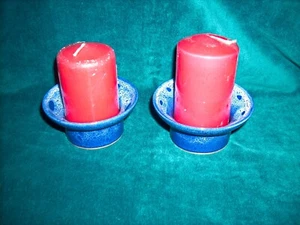 KERZENHALTER mit Stumpenkerzen (2 St.) - Keramik - Bild 1 von 1