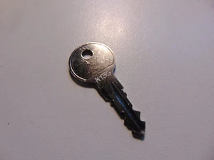 Thule Schlüssel N135 N 135 Ersatzschlüssel für Heckträger Dachboxen Dachträger - Bild 1 von 1