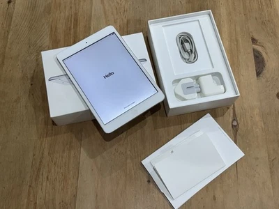 iPad Mini 2 Wi-Fi 16GB Silver Great Condition in original box - Image 1 of 4