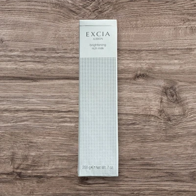 Loção hidratante Albion EXCIA Brightening Brightening leite extra rico 200g - Imagem 1 de 4