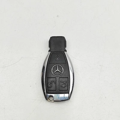Mercedes-Benz C W205 Ignition Key A2229055008 2.0 Petrol / Power 32966166 - Image 1 of 4