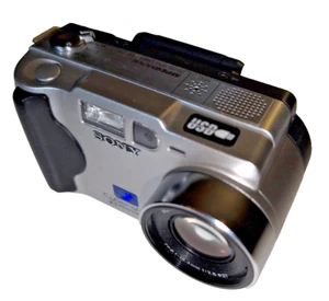 Sony Cybershot DSC-S50 2.1MP Digital Camera 3x Zoom Vintage 2000 - Tested Workin - Picture 1 of 16