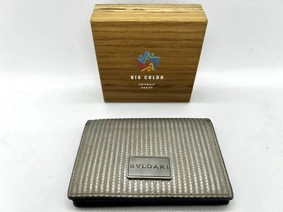 Tarjetero BVLGARI de cuero a rayas plateadas con tarjetero Italia Foto 1 de 4