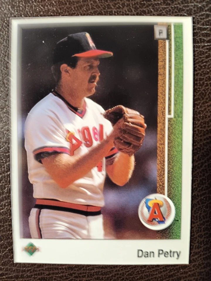 DAN PETRY ANGELS 1989 UPPER DECK BASEBALL #552 - Image 1 of 1