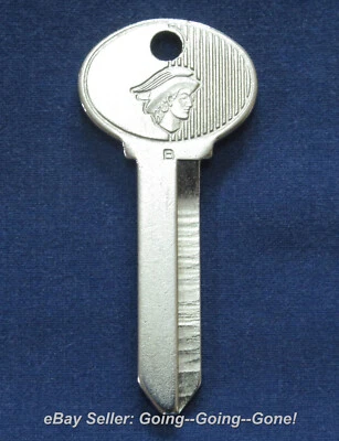 ORIGINAL OEM LINCOLN MERCURY MENSAJERO LLAVE EN BLANCO H32 H50 1965-1993 MALETERO/GUANTE Foto 1 de 4