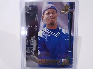 Pinnacle Inside 1997 Ken Griffey Jr. Salón de la fama Seattle Mariners #19 - Imagen 1 de 5