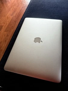 Apple MacBook Pro 15-inch Silver 2015 - Afbeelding 1 van 4