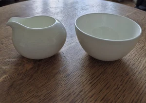 Jarra de leche y azucarero John Lewis Queensberry Hunt China - Imagen 1 de 15