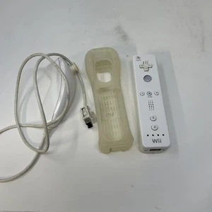 Official Nintendo Wii Remote Wiimote Controller White Nunchuck + Silicone OEM - Picture 1 of 4