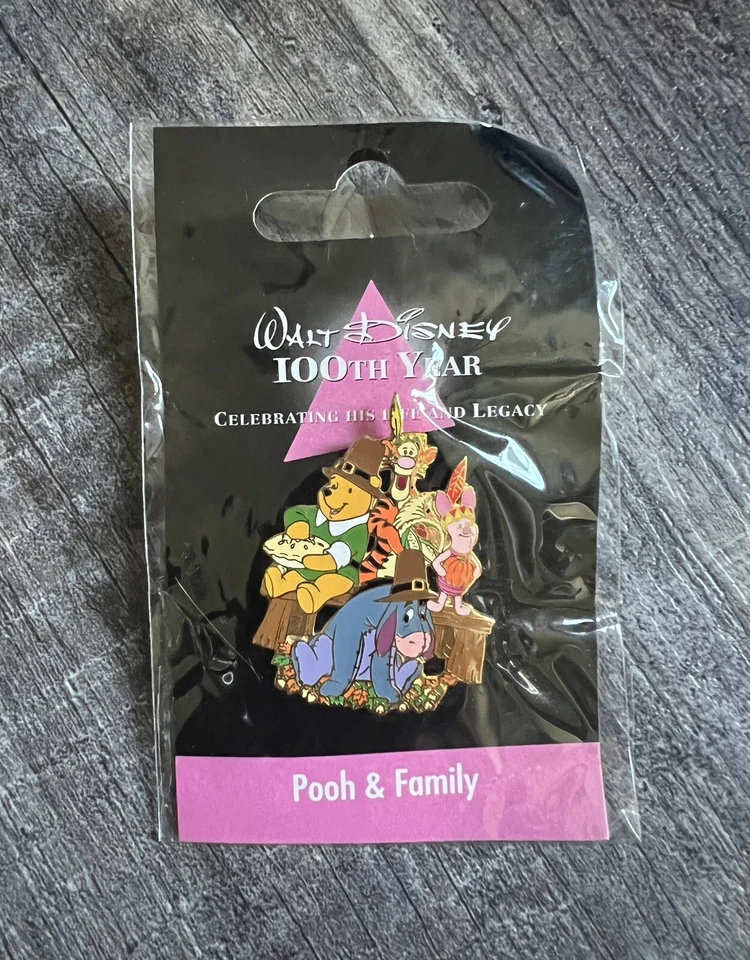 Prendedor Disney Store JAPÓN Walt 100th Legacy Pooh & Friends Piglet Acción de Gracias Foto 1 de 1
