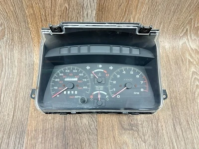 1992-1995 GEO TRACKER SUZUKI SIDEKICK VELOCÍMETRO CLÚSTER 166 k millas Foto 1 de 4