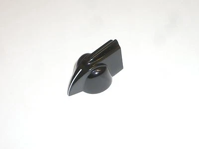 GC 2300 7901202 CHICAGO DAKAWARE RADIO DIAL KNOB 1-1/4" CHICKEN HEAD POINTER 1PC - Image 1 of 3