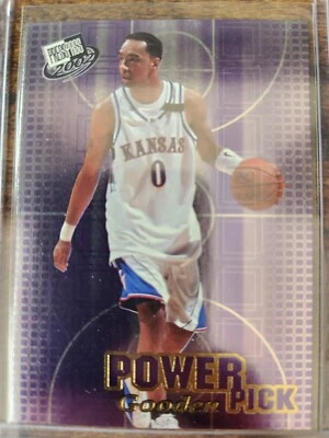 Press Pass Drew Gooden Power Pick Rookie RC #43 2002 Kansas Jayhawks Foto 1 de 2