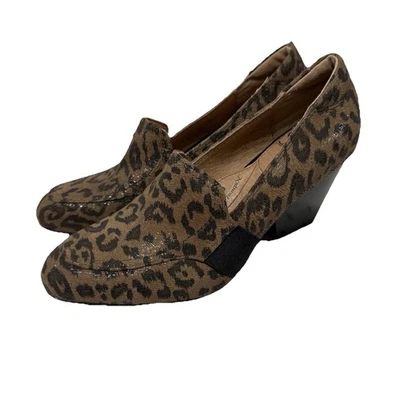 Zapatos de salón de cuña cómodos con estampado de leopardo de gamuza talla 6 M Sofft para mujer tacón de 2" nuevos sin etiquetas Foto 1 de 4