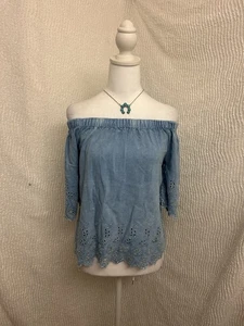 D & Kade Soft Denim Off Shoulder Short Sleeve Eyelet Trim Blouse Size Small - Picture 1 of 13