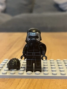 Lego Star Wars Kylo Ren (Helmet) Minifigure SW0663 | 75104 - Picture 1 of 6