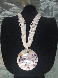 ladies fashion shell and bead necklace - Picture 1 of 6