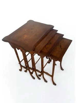 Antiguo nido de mesas de marquetería francés Art Nouveau escuela Gallé Majorelle Nancy Foto 1 de 4