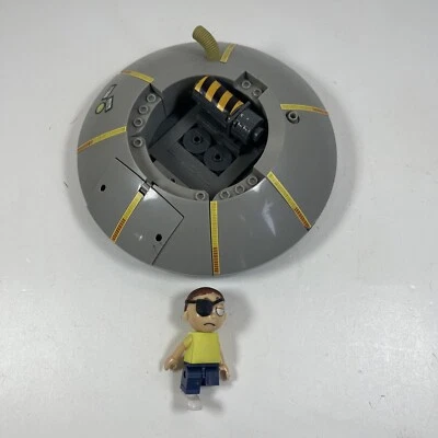 McFarlane Toys Rick and Morty nave espacial garaje construcción barco de repuesto + Foto 1 de 4