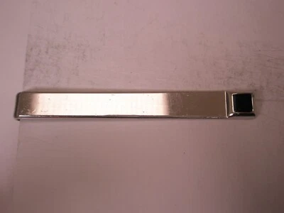 Clip de barra de corbata vintage de diseño delgado de 2-3/8" con cabujón negro y tono dorado simple liso Foto 1 de 4