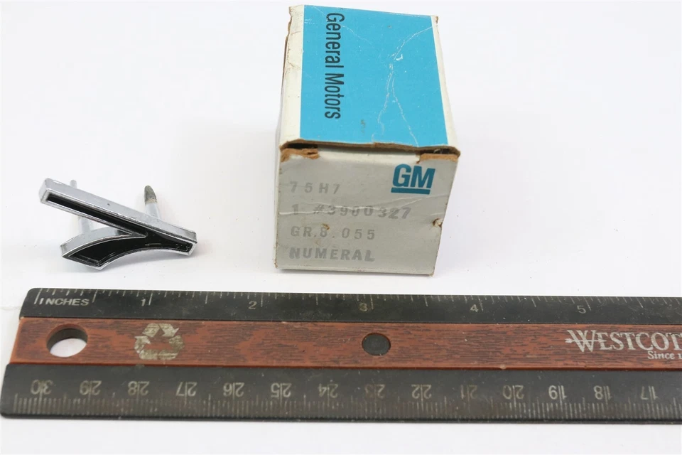 1967-1969 CHEVROLET CORVETTE w/427 BIG BLOCK NOS "7" CHROME EMBLEM  GM# 3900327 - Image 1 of 4