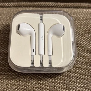 Apple EarPods with Lightning Connector - Zdjęcie 1 z 3