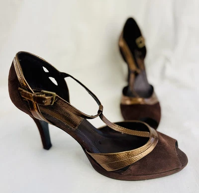 Nuevo Bandolino Marrón Gamuza Zapatos Tacones de aguja Punta abierta Liquidación Oferta 10 Foto 1 de 4