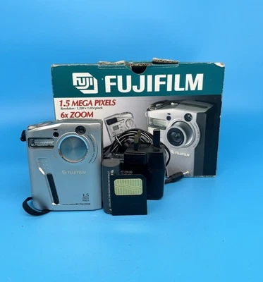 Fujifilm MX-1700 1.5MP Digital Camera With Charger & Memory Card - Tested *read* - Image 1 of 4