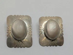 ^ Vintage Southwestern Sterling Silver 925 Mother of Pearl Post Earrings - Picture 1 of 7