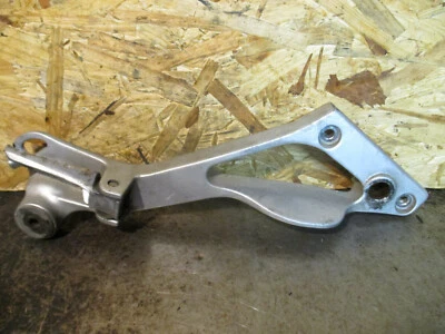 Platine repose pied arrière droite Yamaha 850 TDM 3VD - Photo 1/4