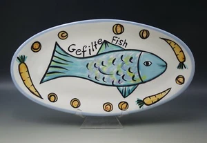 PLATO DE PESCADO FILTRADO JUDAICA CERÁMICA DAVID HEGER MODERNO 16" POR 8" COMO NUEVO EN CAJA - Imagen 1 de 6
