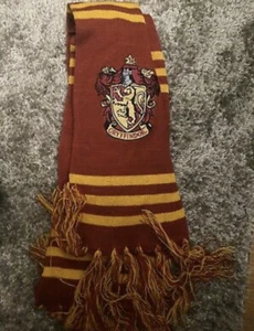 Collectible Harry Potter Adult Gryffindor Scarf!! - Picture 1 of 2