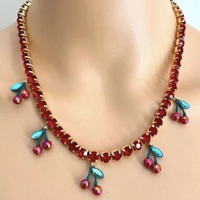 Collar Tenis Betsey Johnson Tono Dorado y Cristal Rojo Cereza Cuelga Foto 1 de 4