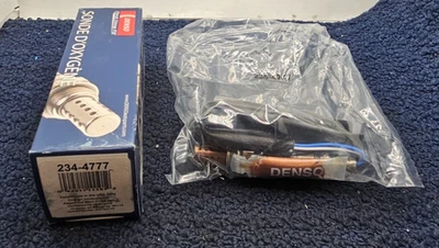 DENSO 234-4777 Oxygen Sensor Fits 1998-2001 Nissan Maxima, 2000-2001 Sentra - Image 1 of 4