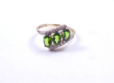 Peridot Diamond  Ring 9 carat yellow gold size S - Image 1 of 4