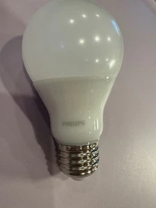 Philips A19044 LED Light Bulb A19 Daylight 5000K 800Lm 9W - Picture 1 of 2