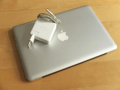 Apple MacBook Pro 13 Zoll, Core2Duo 2,53GHz, 8GB RAM, 250GB SSD, Monterey 12.7.6 - Bild 1 von 4