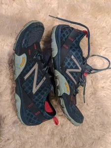 New Balance Womens Size 8.5 Minimus Trail Running Shoes Navy Blue WT10GB - Imagen 1 de 8