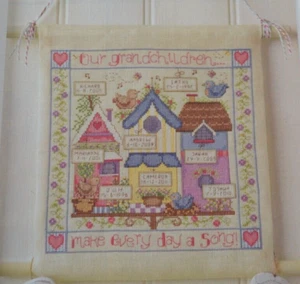 Nur Kreuzstichkarte - Vogelmotive entzückende personalisierte Enkelkinder Sampler - Bild 1 von 1