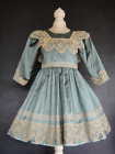 Robe soie bleu-vert pour poupée 26-28" - poupées anciennes ou modernes - lacets anciens