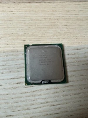 Intel Pentium 4 CPU 3.0 GHz / 2MB / 800 Mhz 630 LGA 775 socket SL8Q7 - Image 1 of 2
