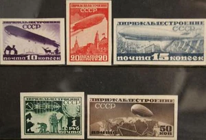 RUSSIA RUSSIA 1931 397-01 C C15-19 Airships Zeppelins Zeppelins Over Moscow *2 - Picture 1 of 2