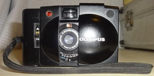 👌 Olympus XA 2 35mm camera XA2 w. 35mm Zuiko Lens, SPARES/REPAIR, - Picture 1 of 5
